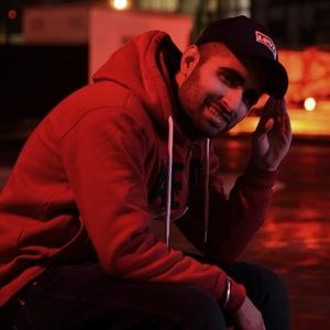 Meet your Posher, Avish